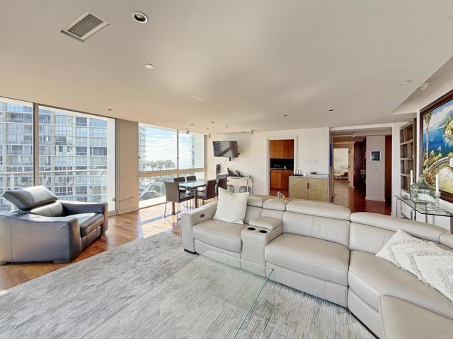 Detail Gallery Image 7 of 35 For 1810 Avenida Del Mundo #503,  Coronado,  CA 92118 - 3 Beds | 3 Baths