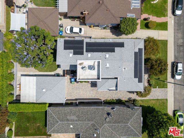 8107 Yorktown Avenue, Los Angeles CA: https://media.crmls.org/mediaz/a39a09e1-6110-4fe7-97e6-6fcfaa94f63c.jpg