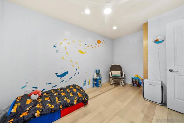 2459 Caminito Ocean Cv, Cardiff by the Sea CA: https://media.crmls.org/mediaz/a39a3052-c425-4d90-8f12-c6575d011b70.jpg