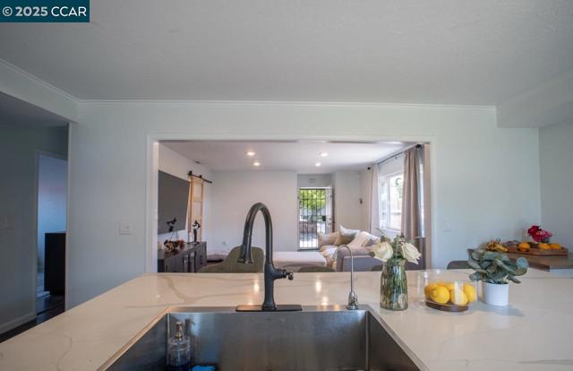 9 W Madill St, Antioch CA: https://media.crmls.org/mediaz/a39a395e-f30e-4589-a66f-8d89152d51eb.jpg