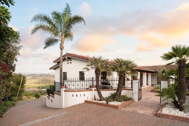 5615 Via Montellano, Bonsall CA: https://media.crmls.org/mediaz/a39a8988-fe5b-4d52-81f8-23a30e732630.jpg