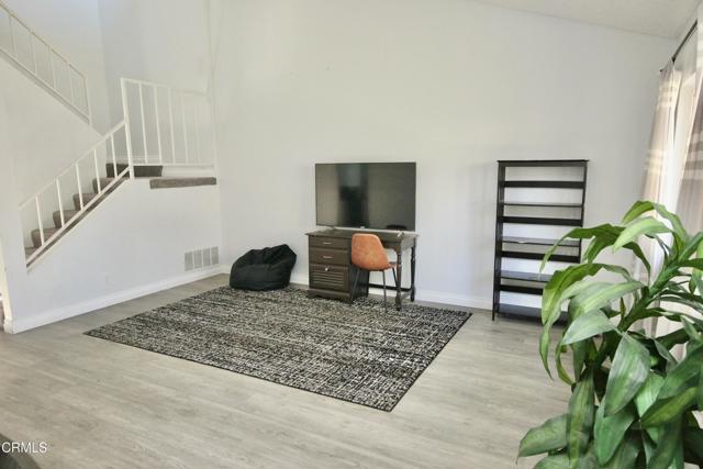 Detail Gallery Image 5 of 27 For 5302 Barrymore Dr, Oxnard,  CA 93033 - 2 Beds | 2/1 Baths