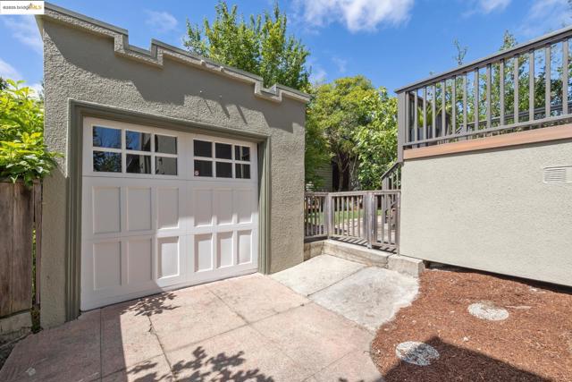 1071 Harvard Rd, Piedmont CA: https://media.crmls.org/mediaz/a39bd5d7-fa4b-4fee-b680-d3e29020f7a4.jpg