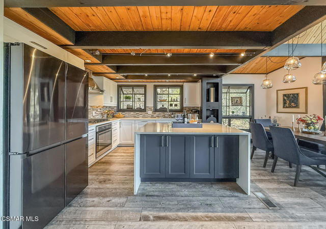 123 Lake Sherwood Drive, Lake Sherwood CA: https://media.crmls.org/mediaz/a39bd9f0-8698-43b9-8d00-ac0871c5d9bd.jpg