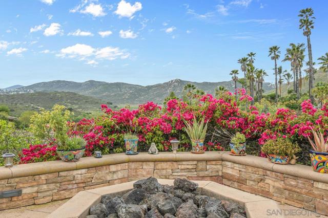 3609 Monte Real, Escondido CA: https://media.crmls.org/mediaz/a39d4373-c571-41d0-a3b3-e8dd407ce3ac.jpg