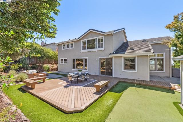 4110 Mystic View Ct, Hayward CA: https://media.crmls.org/mediaz/a39d8955-f4f0-4c06-95a6-9b4f82068366.jpg