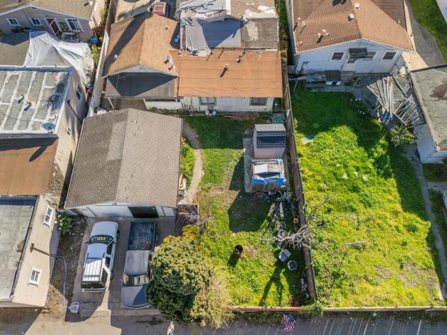 229 Elm Street, Watsonville CA: https://media.crmls.org/mediaz/a39e2fe7-0486-4f11-adea-0f2d38179064.jpg