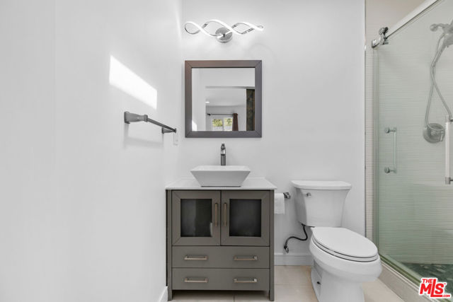 4949 San Feliciano Drive, Woodland Hills CA: https://media.crmls.org/mediaz/a39e5c26-7abc-49bf-ae0e-a84e668f8fc2.jpg