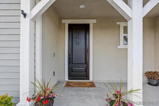 2807 California Poppy Street, Escondido CA: https://media.crmls.org/mediaz/a39eaf99-bca3-4c9c-b6e4-0c216dfabb67.jpg