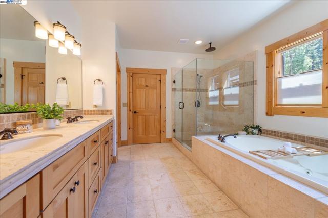 10023 S River Street, Truckee CA: https://media.crmls.org/mediaz/a39f3f3b-748b-49a7-84a3-1603e9ad6bfb.jpg