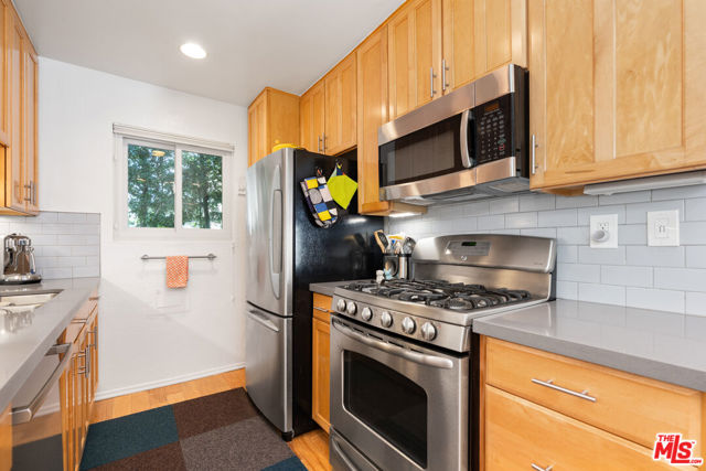 2016 Euclid Street, Santa Monica CA: https://media.crmls.org/mediaz/a39fabd5-2f69-4192-9636-dd28d4c61e3c.jpg