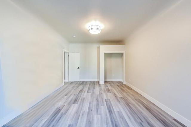 811 Oak Street, San Francisco CA: https://media.crmls.org/mediaz/a39fbdd4-d077-45fc-b4ae-833673efdbaf.jpg