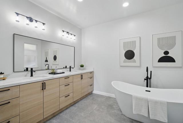 6868 Moore Drive, Oakland CA: https://media.crmls.org/mediaz/a3a0154a-df1e-40b1-83a8-2da857e3cb83.jpg
