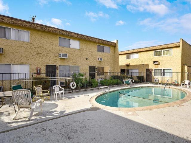 1157 Emerald Ave, El Cajon, California 92020, 2 Bedrooms Bedrooms, ,1 BathroomBathrooms,Townhouse,For Sale,Emerald Ave,240028891SD