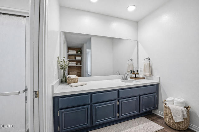 574 Charles Street, Moorpark CA: https://media.crmls.org/mediaz/a3a173aa-c14f-4a55-84b6-39ac0a5002f1.jpg