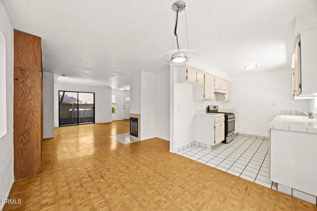 Detail Gallery Image 8 of 27 For 441 Maple Way #6,  Pasadena,  CA 91101 - 2 Beds | 2/1 Baths