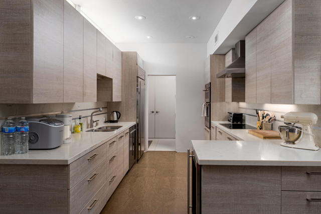 74 Lakeview Drive, Palm Springs CA: https://media.crmls.org/mediaz/a3a2f431-e4db-48ee-ae99-64c9974787a3.jpg