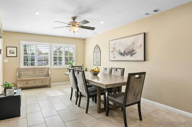 8931 Sunwood Dr, Santee CA: https://media.crmls.org/mediaz/a3a3c0f8-4a8e-40b6-bb44-d0d05921f280.jpg