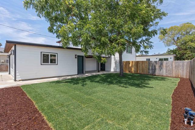 1160 Erica St, Escondido CA: https://media.crmls.org/mediaz/a3a3d0a6-573b-4c12-9313-5a8d7c077118.jpg