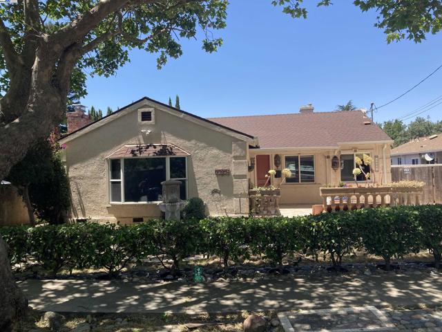 22007 Orange Ave, Castro Valley CA: https://media.crmls.org/mediaz/a3a41c99-daea-4bdd-87a9-bf4aed285a72.jpg