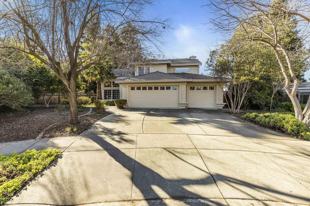 1069 Felicia Ct