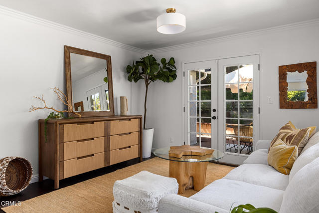 1601 El Rito Avenue, Glendale CA: https://media.crmls.org/mediaz/a3a55013-44b0-48da-88e0-b6dcdfbc8af0.jpg