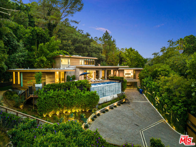 727 N Beverly Glen Boulevard, Los Angeles CA: https://media.crmls.org/mediaz/a3a6838f-1ef4-46b8-817b-074803be3b50.jpg