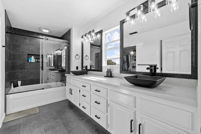 Detail Gallery Image 4 of 49 For 1482 Ridgeline Ct, San Diego,  CA 92154 - 5 Beds | 3 Baths