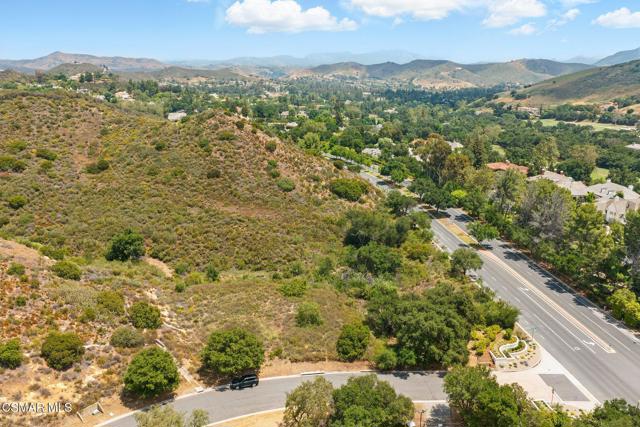 1600 Crown Ridge Court, Westlake Village CA: https://media.crmls.org/mediaz/a3a6fd5c-8adb-426f-823d-0a07b3945abf.jpg