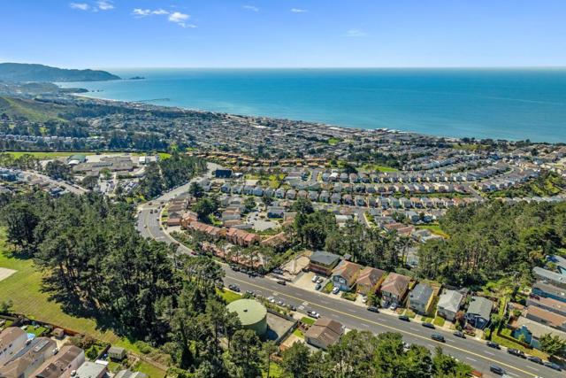 627 Hickey Boulevard, Pacifica CA: https://media.crmls.org/mediaz/a3a702e2-8bec-4732-b7e3-c23a115ee1d0.jpg