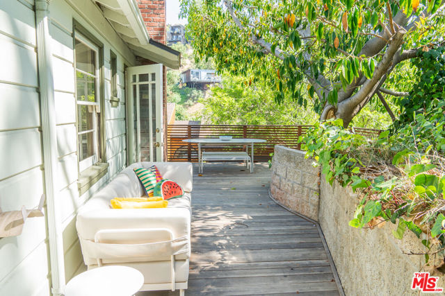 2434 Cazaux Place, Los Angeles CA: https://media.crmls.org/mediaz/a3a70e87-0cbd-4e34-a2ff-8177bf8f1c48.jpg
