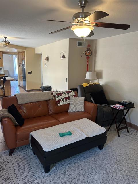 402 Calle Corazon, Oceanside CA: https://media.crmls.org/mediaz/a3a74f14-5410-48f6-af9e-4ca1bb42932c.jpg