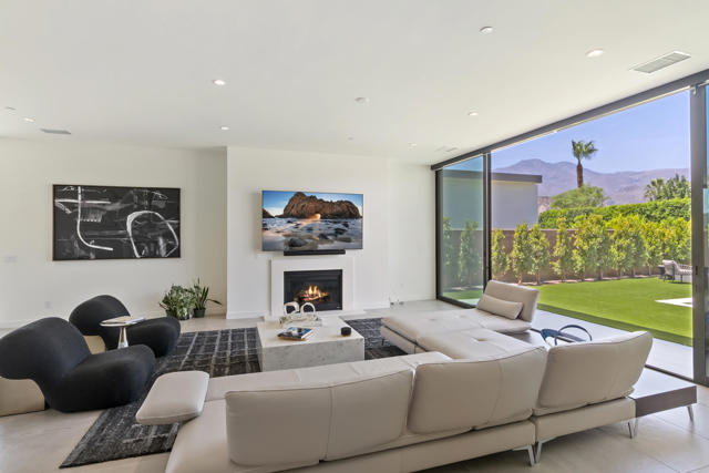 57939 Santo Thomas, La Quinta CA: https://media.crmls.org/mediaz/a3a753f3-caca-47cf-a8e8-b751c35356c7.jpg