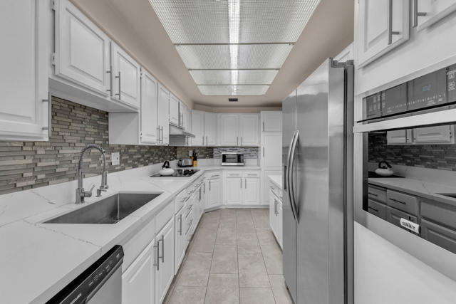 910 Island Drive #112, Rancho Mirage, CA 92270