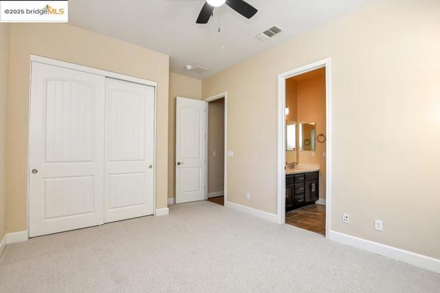 133 Clear Lake Ct, Oakley CA: https://media.crmls.org/mediaz/a3a75cb2-d884-4cd0-a3f6-42e5ed3b5ab5.jpg