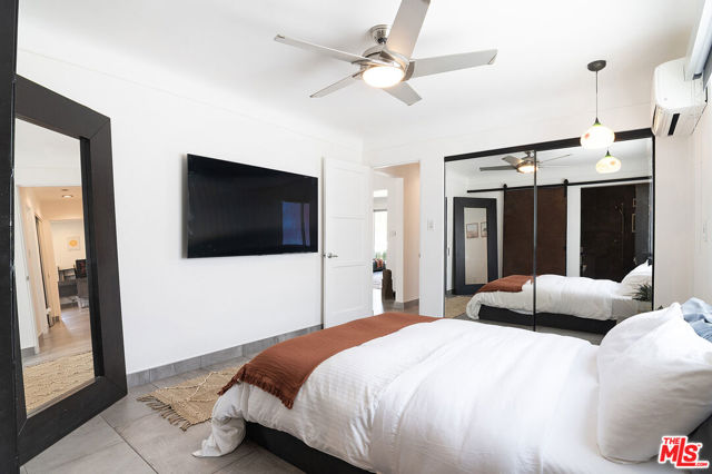 922 Garfield Avenue, Venice CA: https://media.crmls.org/mediaz/a3a79946-f503-4ebe-b5d6-9ee87f44c6cb.jpg