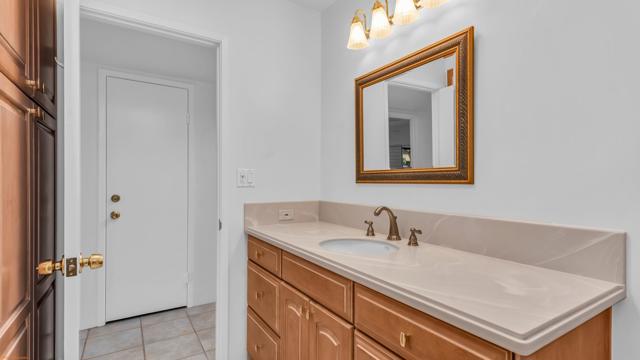 133 Torremolinos Drive, Rancho Mirage CA: https://media.crmls.org/mediaz/a3a79fbb-f9d4-4602-abf3-c1505f8c0c9d.jpg