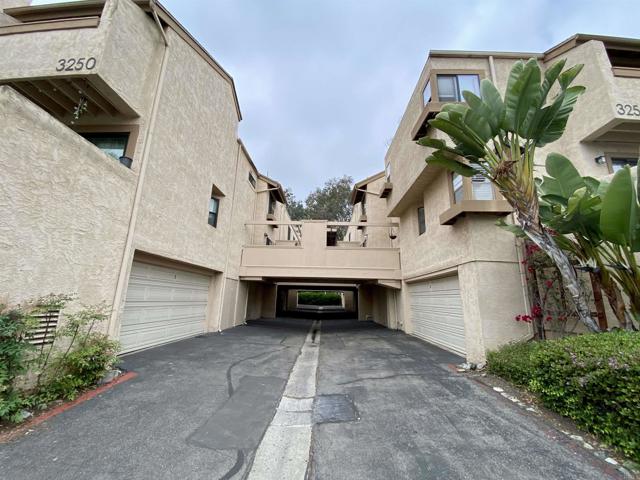 Detail Gallery Image 10 of 13 For 3252 via Marin #9,  La Jolla,  CA 92037 - 2 Beds | 2/1 Baths