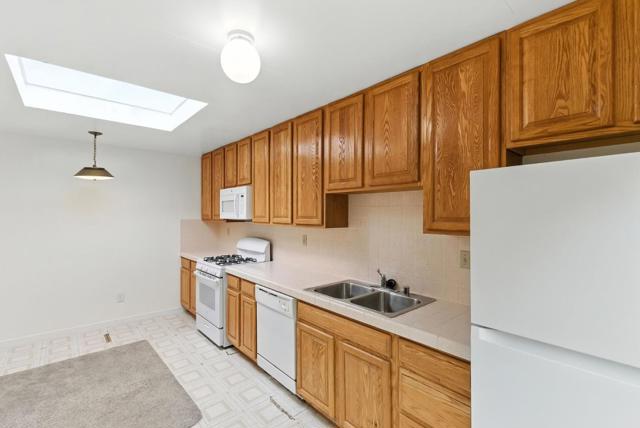 662 Colby Street, San Francisco CA: https://media.crmls.org/mediaz/a3a8b6cf-0c18-4eff-bcca-2ebe0986dd62.jpg