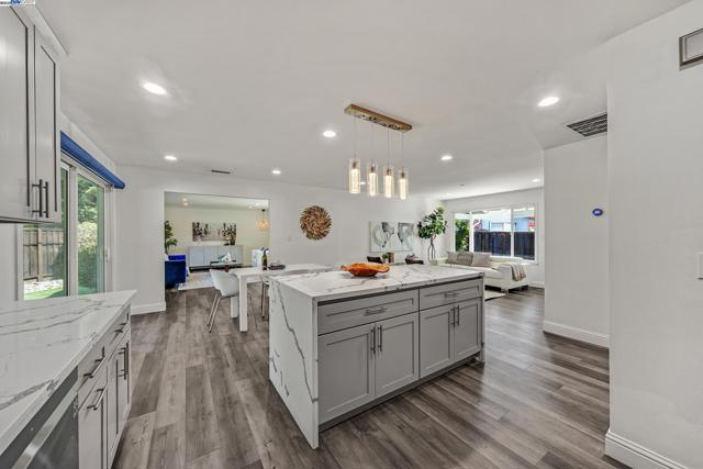 141 Peony Ct, Fremont CA: https://media.crmls.org/mediaz/a3a9b272-9005-43f8-b9e2-2e7a7262e06d.jpg