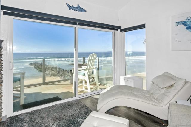 706 Ocean Ln, Imperial Beach CA: https://media.crmls.org/mediaz/a3a9d58a-028d-4d30-b15f-cabc3e255009.jpg