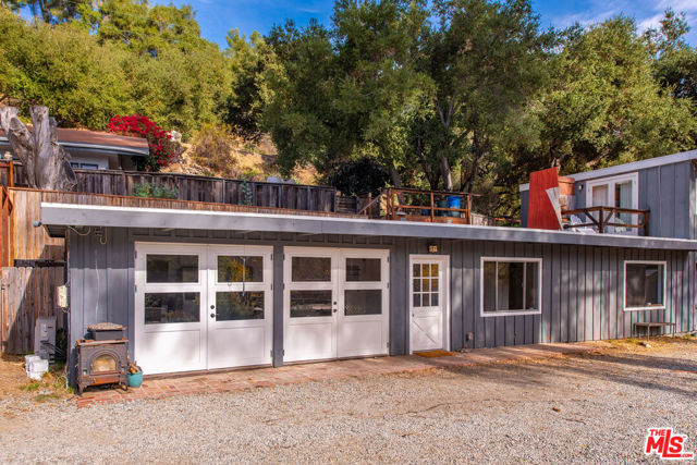 1710 Topanga Skyline, Topanga CA: https://media.crmls.org/mediaz/a3a9f565-9ca1-4fe4-8089-51f0f77a779d.jpg
