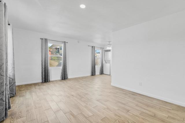 Detail Gallery Image 4 of 32 For 5977 Balmoral Dr, San Diego,  CA 92114 - 2 Beds | 1 Baths