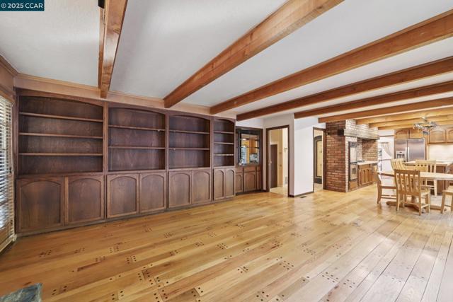 58 Saint Andrews Ln, Alamo CA: https://media.crmls.org/mediaz/a3aa91c4-598b-4209-956d-32570f804858.jpg