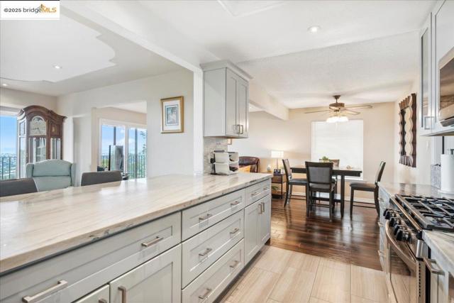 11772 Cranford Way, Oakland CA: https://media.crmls.org/mediaz/a3aad533-9d69-4ae5-bf89-32d0c31cbd3c.jpg