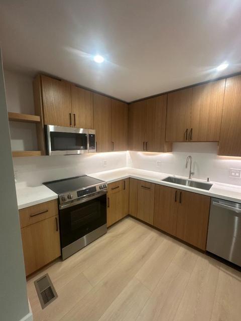 543 Everett Court, Palo Alto CA: https://media.crmls.org/mediaz/a3ab657b-5c03-45bb-ae5a-7f361c777408.jpg