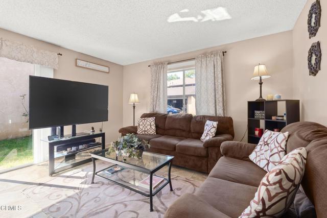 Detail Gallery Image 3 of 19 For 1514 Tern Ct, Ventura,  CA 93003 - 3 Beds | 2 Baths