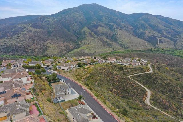 2176 Pointe Pkwy, Spring Valley CA: https://media.crmls.org/mediaz/a3ab89cd-1413-4886-9118-f247e30162ca.jpg