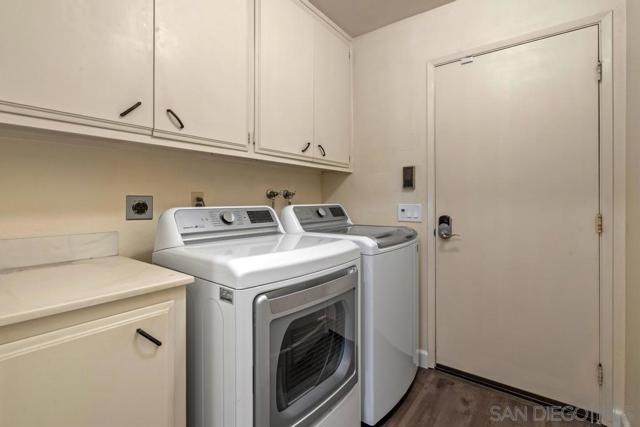 17109 Cloudcroft Dr, Poway CA: https://media.crmls.org/mediaz/a3abd0ac-1bf0-4ecf-a160-0266d65876ed.jpg