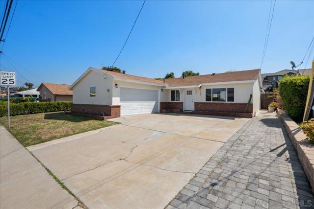 1041 Angelo Dr, National City CA: https://media.crmls.org/mediaz/a3acb651-216b-40ca-8e32-61394927d858.jpg